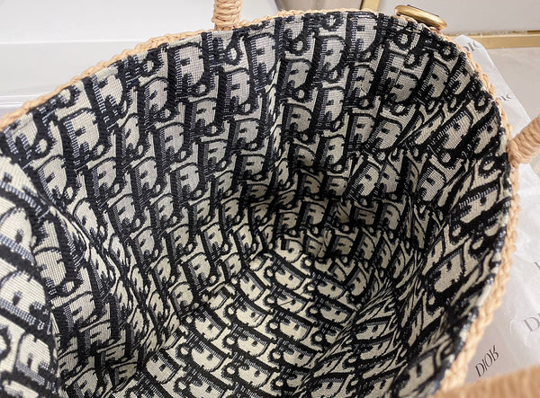 Chic Woven Straw Bucket Bag