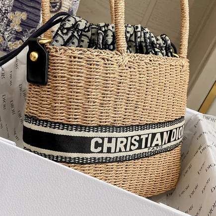 Chic Woven Straw Bucket Bag