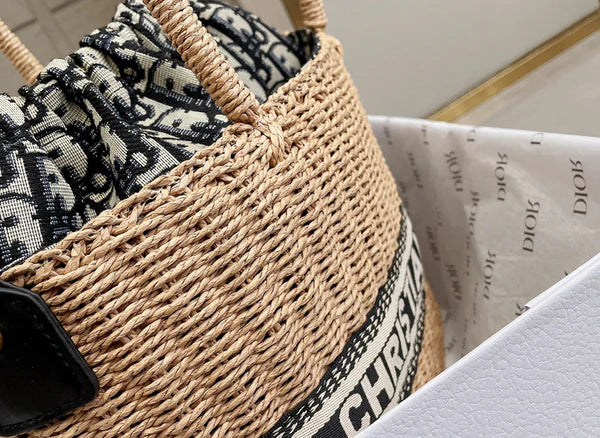 Chic Woven Straw Bucket Bag