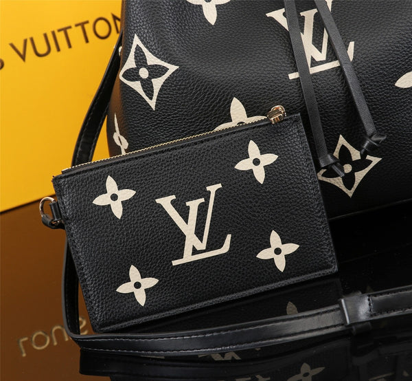 Elegant Black Shoulder Bag with Gold Chain