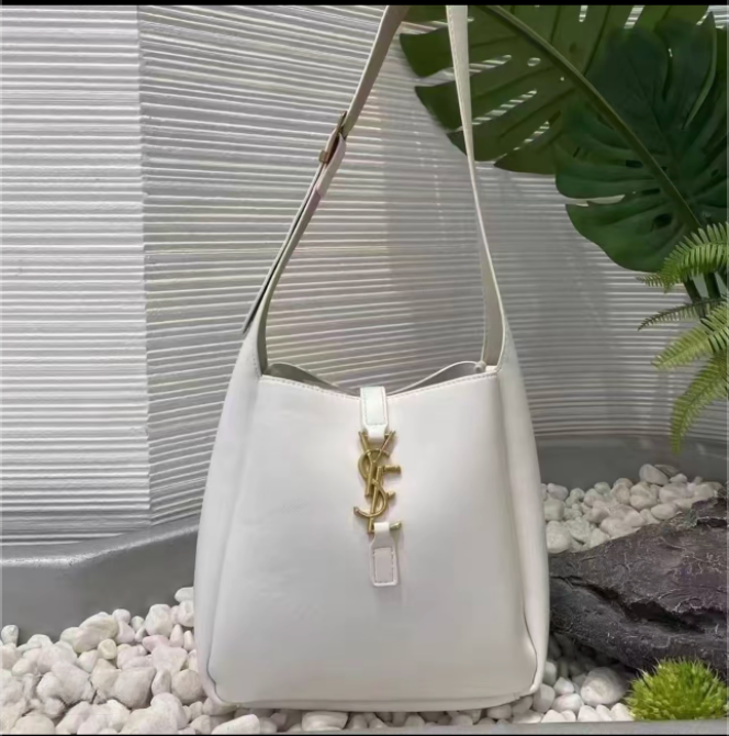 Small Hobo bag Smooth Supple Leather