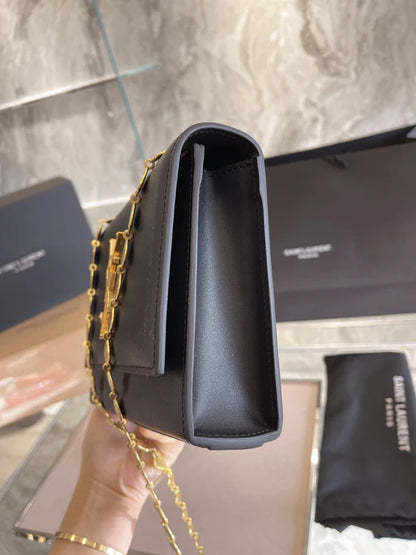 Black Desire Heart Chain Clutch Bag