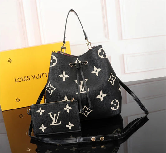 Elegant Black Shoulder Bag with Gold Chain