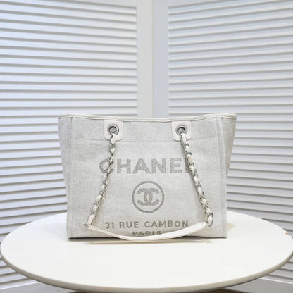 Elegant Canvas Chain Shoulder Tote