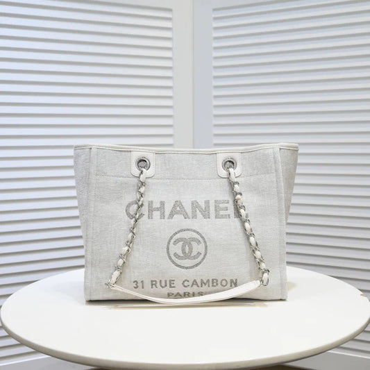 Elegant Canvas Chain Shoulder Tote